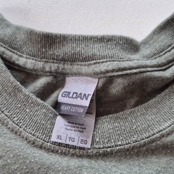 Gildan Green Short Sleeve Tee with Branson Print - Picture 2 of 6